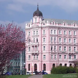 Opera 4*, Praha Česká republika